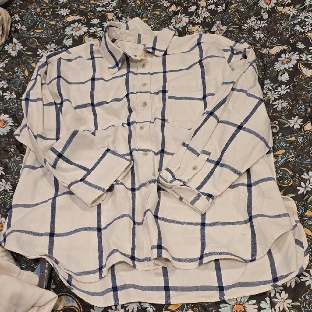 ❤️5/$25 New Oversized White Flannel